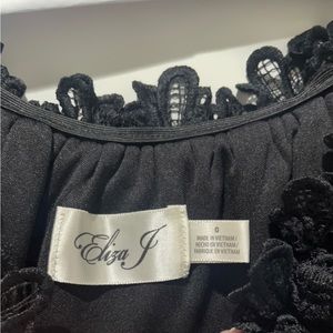 Black dress size 0, like new.